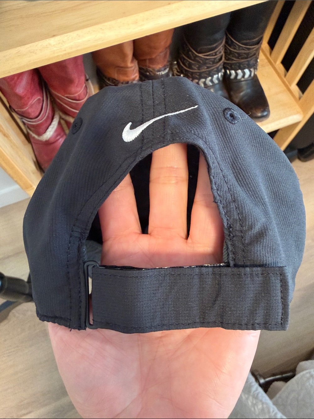 Nike Black Cap with White Swoosh Logo - Picture 2 of 5
